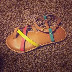 Roxy sandals